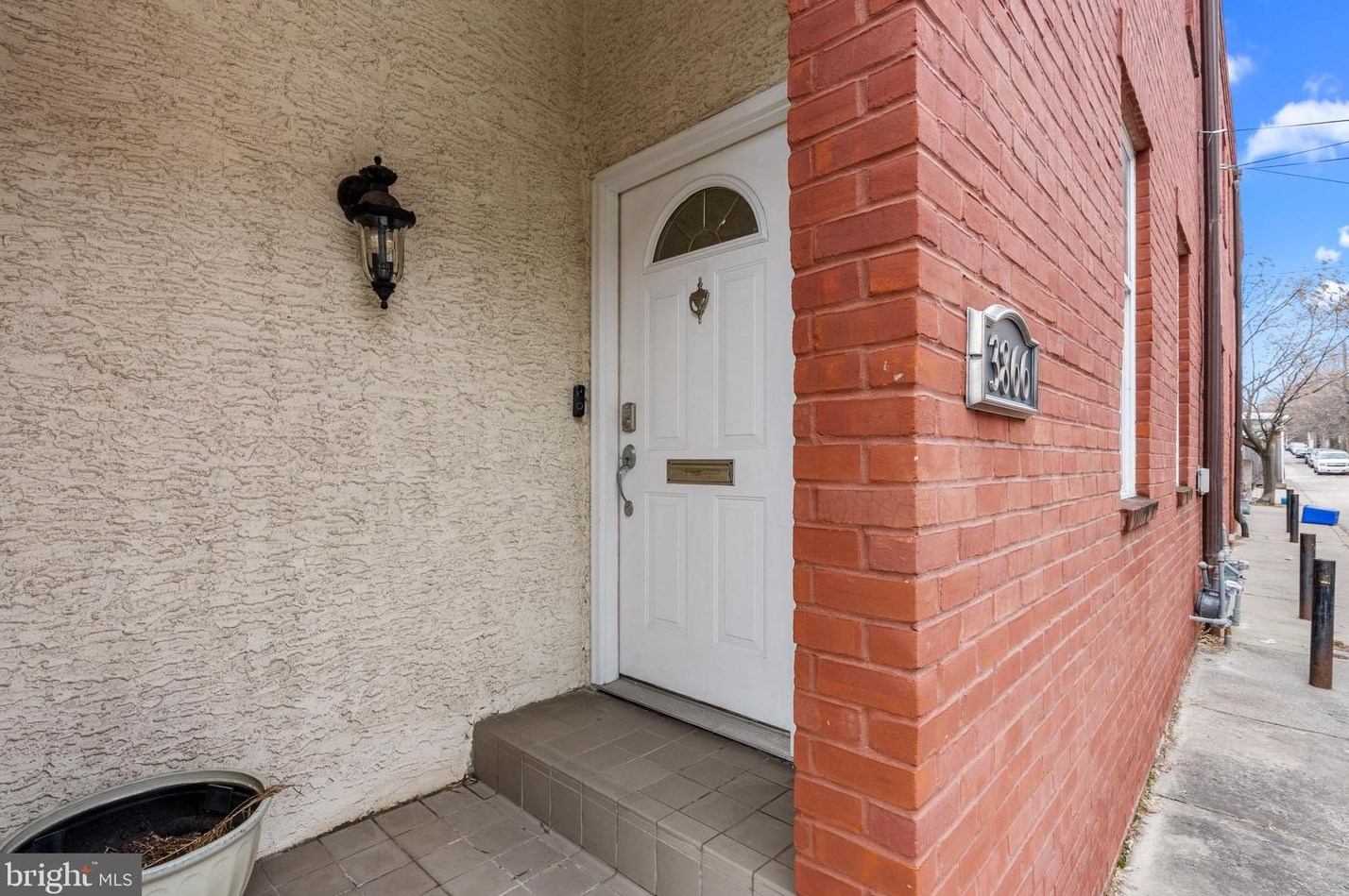 3866 Manor St, Philadelphia PA  19128-5206 exterior