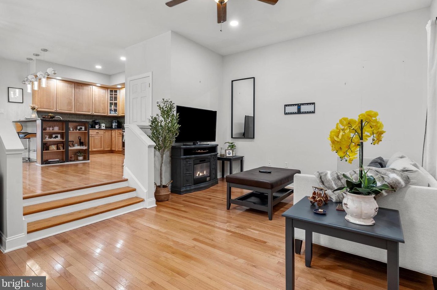 3866 Manor St, Philadelphia PA  19128-5206 exterior