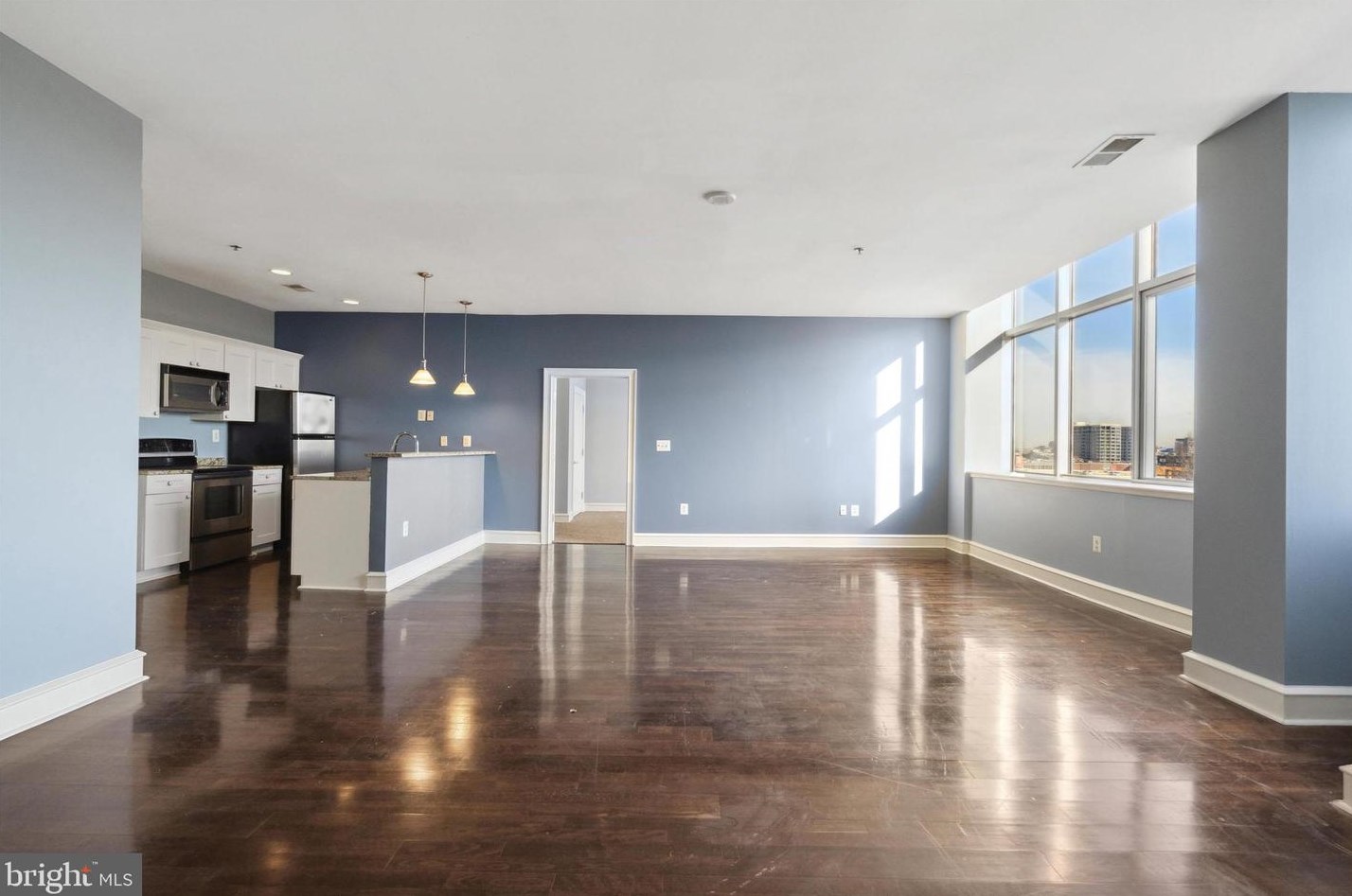 201 N 8th St #414, Philadelphia, PA 19106