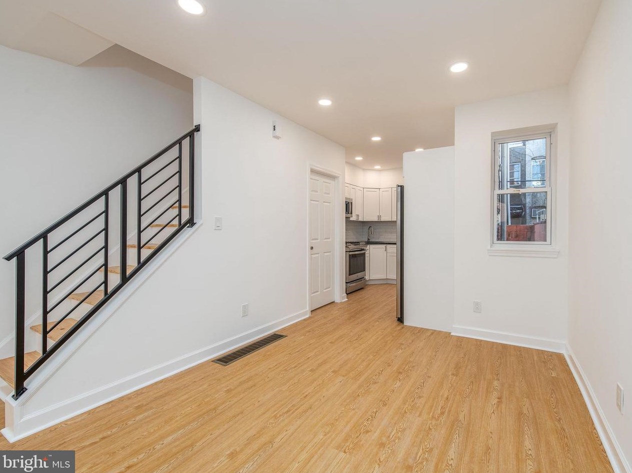 1524 Hollywood St, Philadelphia PA  19121-3632 exterior