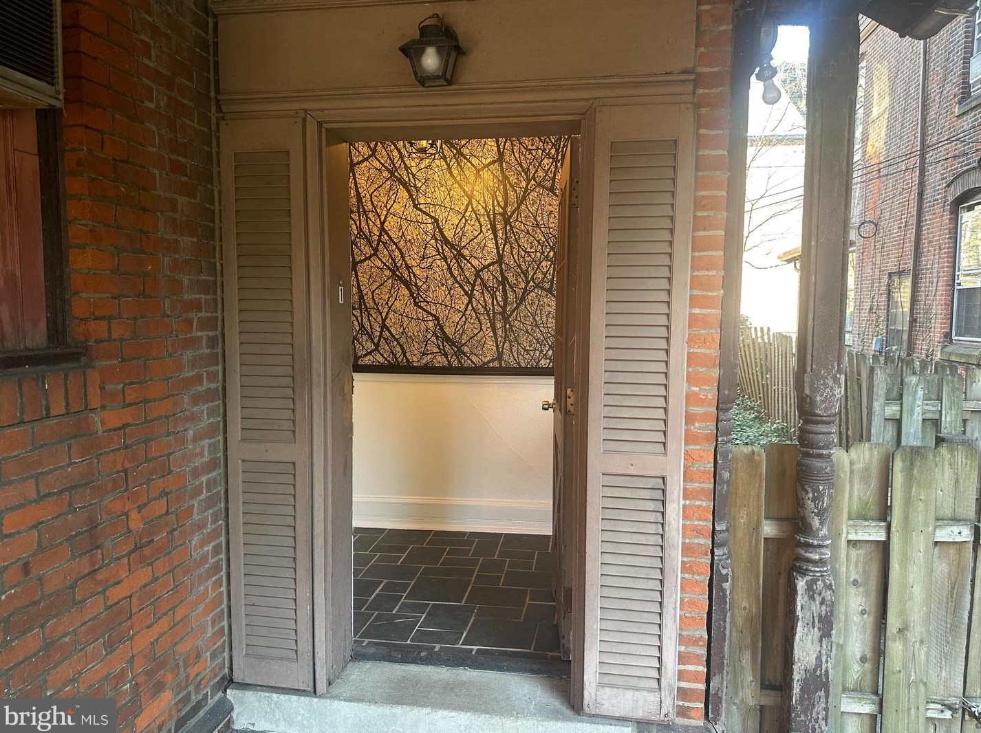 1007 S 49th St #1, Philadelphia, PA 19143
