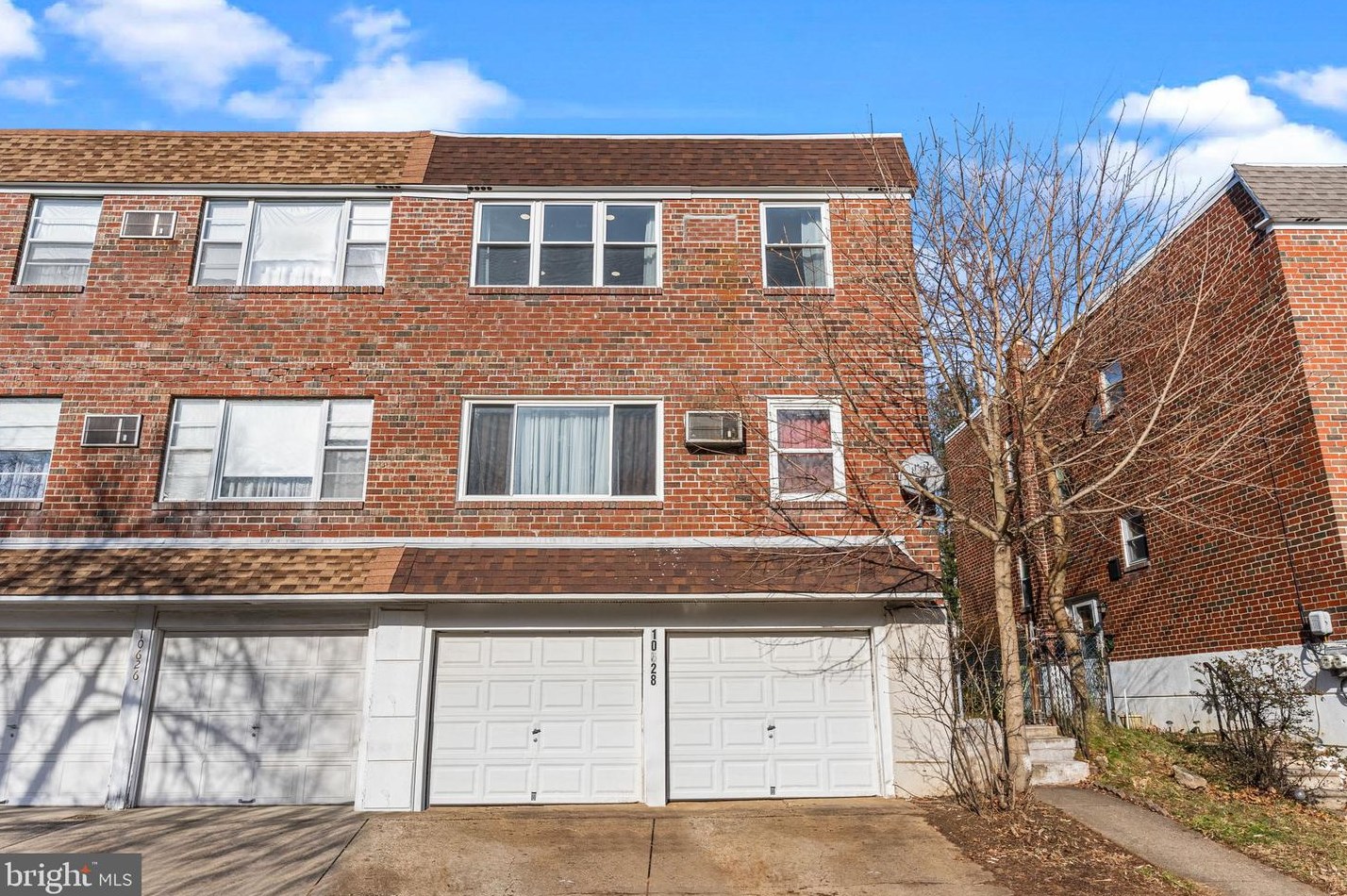 10628 Lockart Rd, Philadelphia, PA 19116