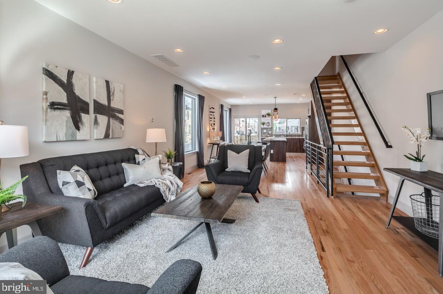 2011 Huntingdon St, Philadelphia PA  19125-1424 exterior