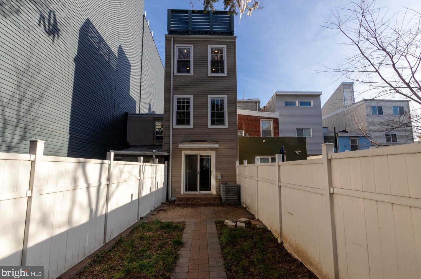 2024 Dreer St, Philadelphia PA  19125-1520 exterior