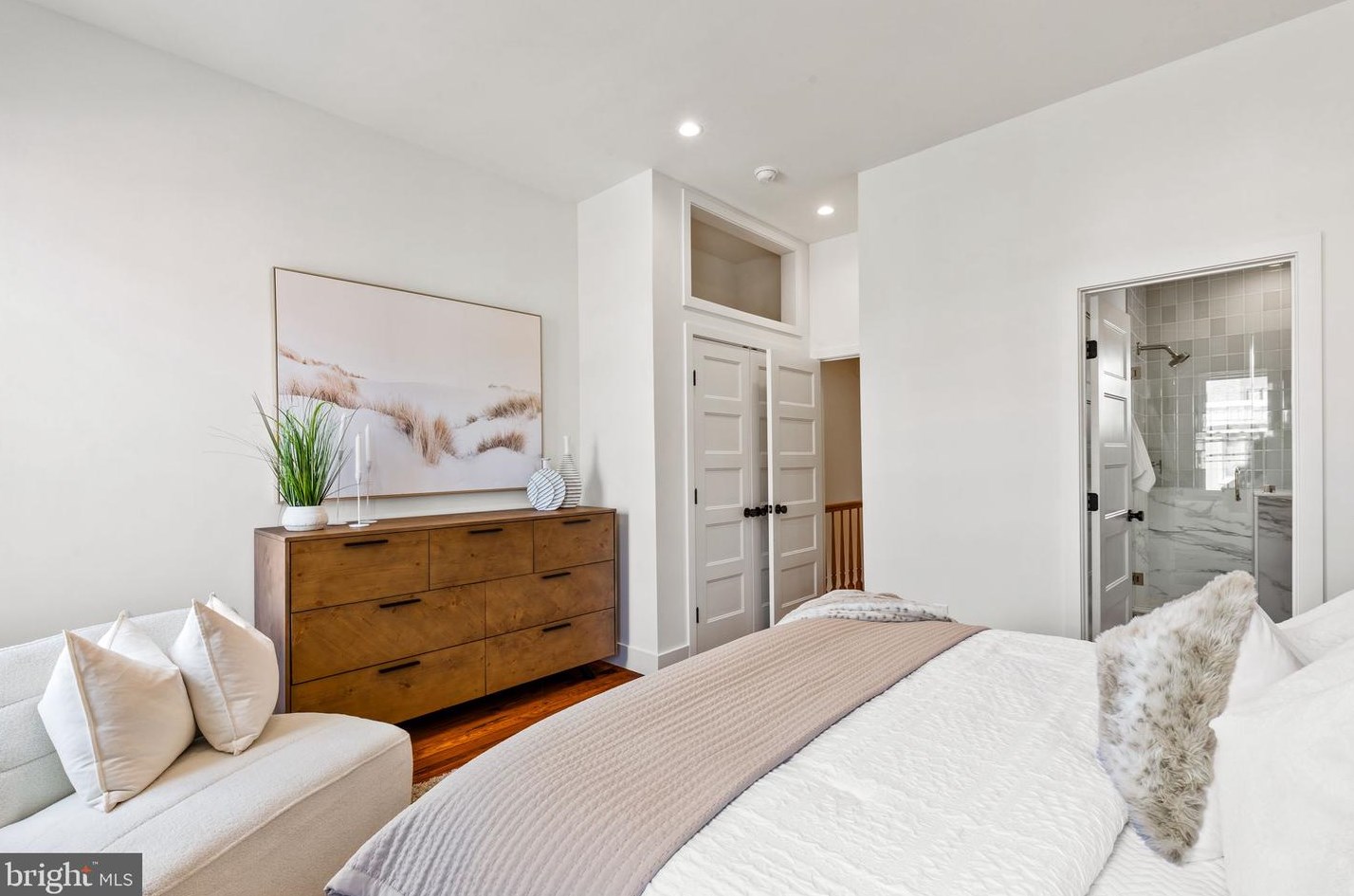 2726 Poplar St, Philadelphia PA  19130-1224 exterior