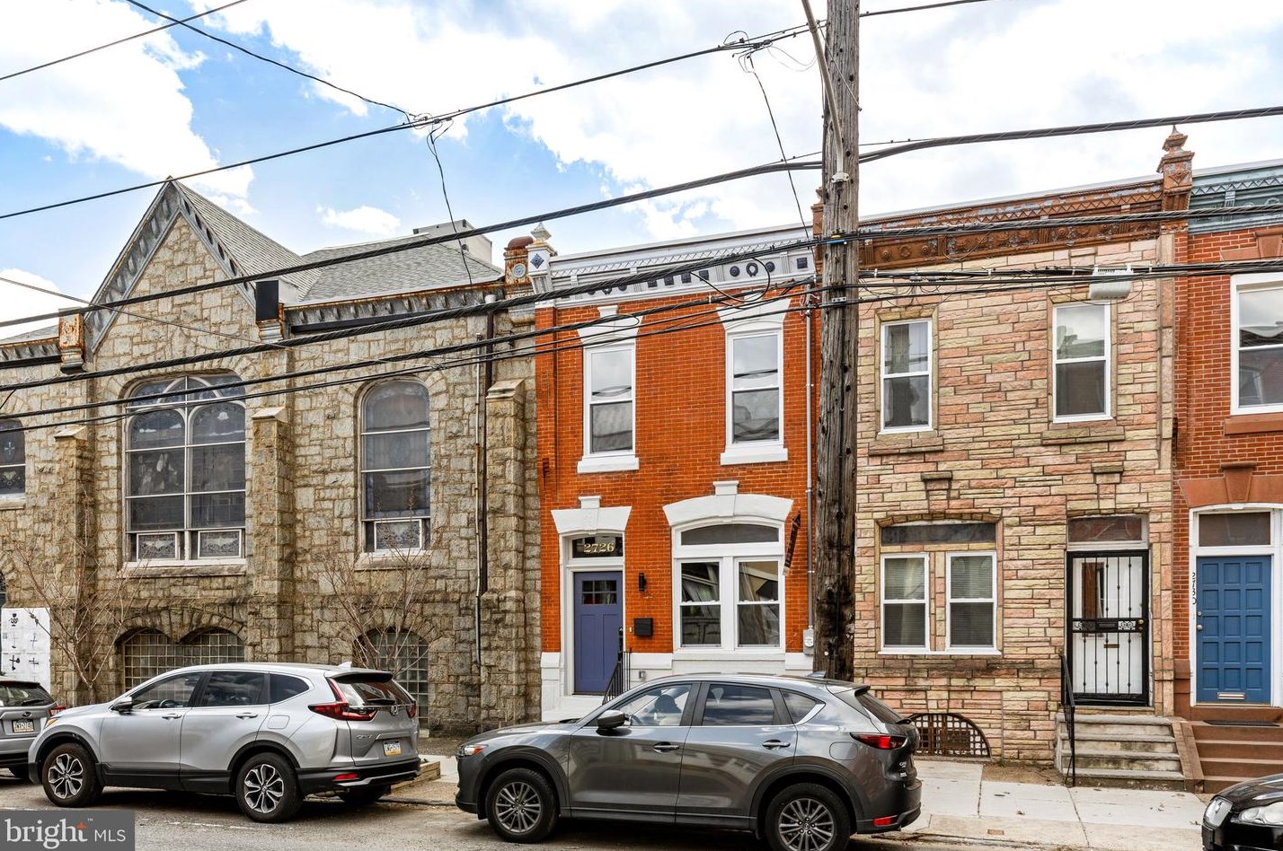 2726 Poplar St, Philadelphia PA  19130-1224 exterior