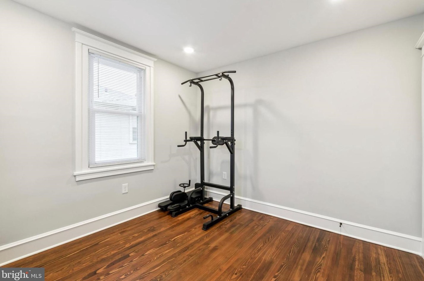 623 Summit Ave, Philadelphia PA  19128-2982 exterior