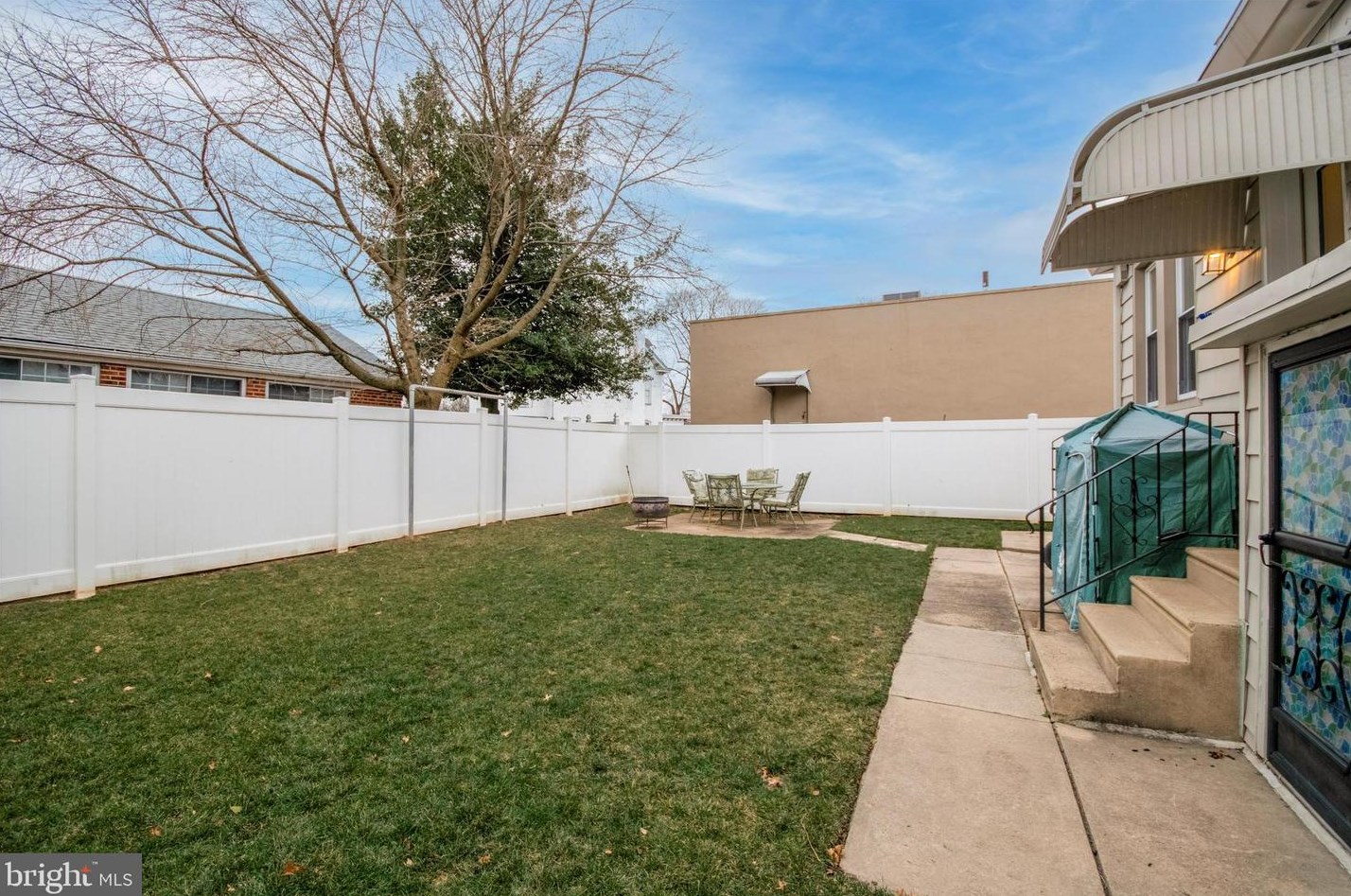 623 Summit Ave, Philadelphia PA  19128-2982 exterior