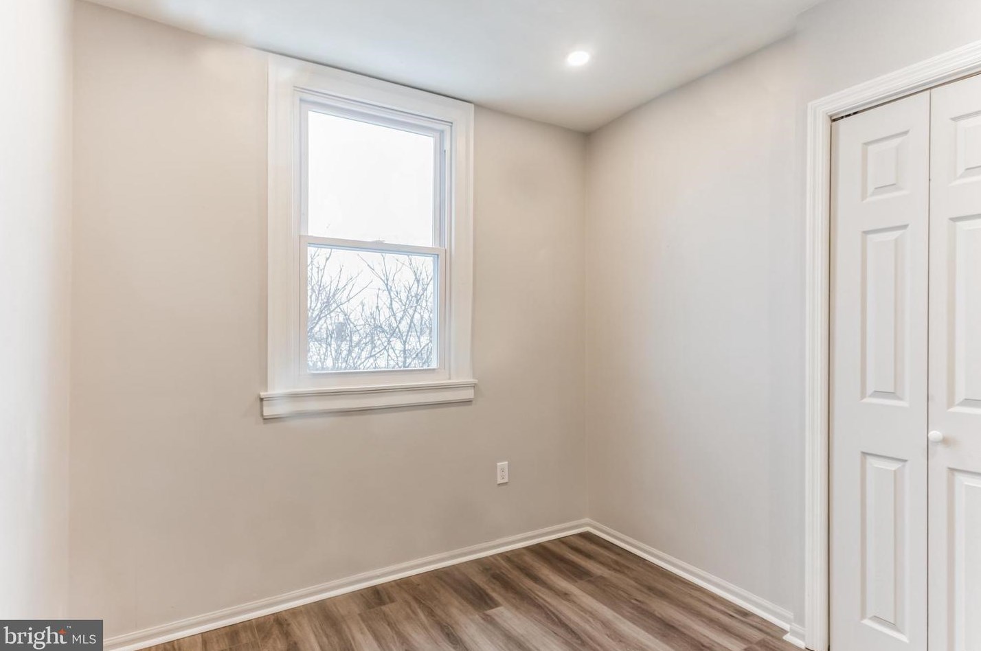 180 Sparks St, Philadelphia PA 19120-1420 exterior