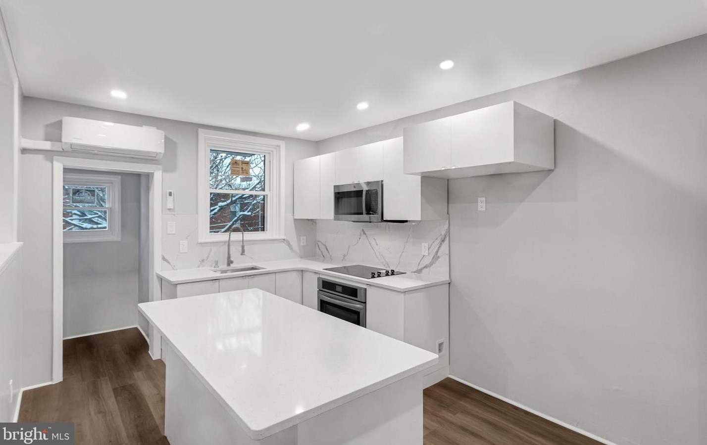 180 Sparks St, Philadelphia PA 19120-1420 exterior