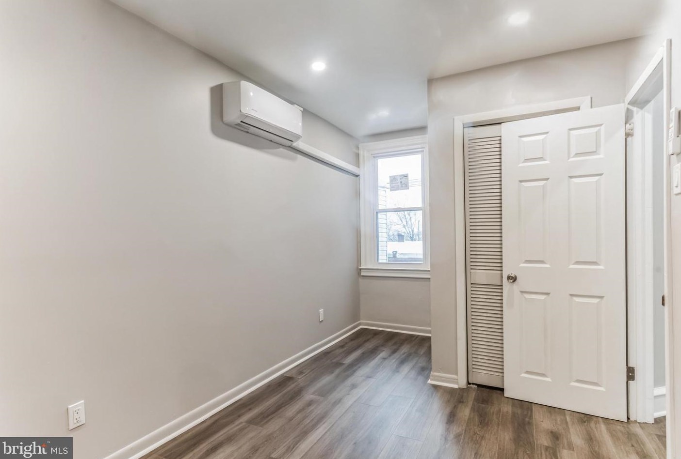 180 Sparks St, Philadelphia PA 19120-1420 exterior