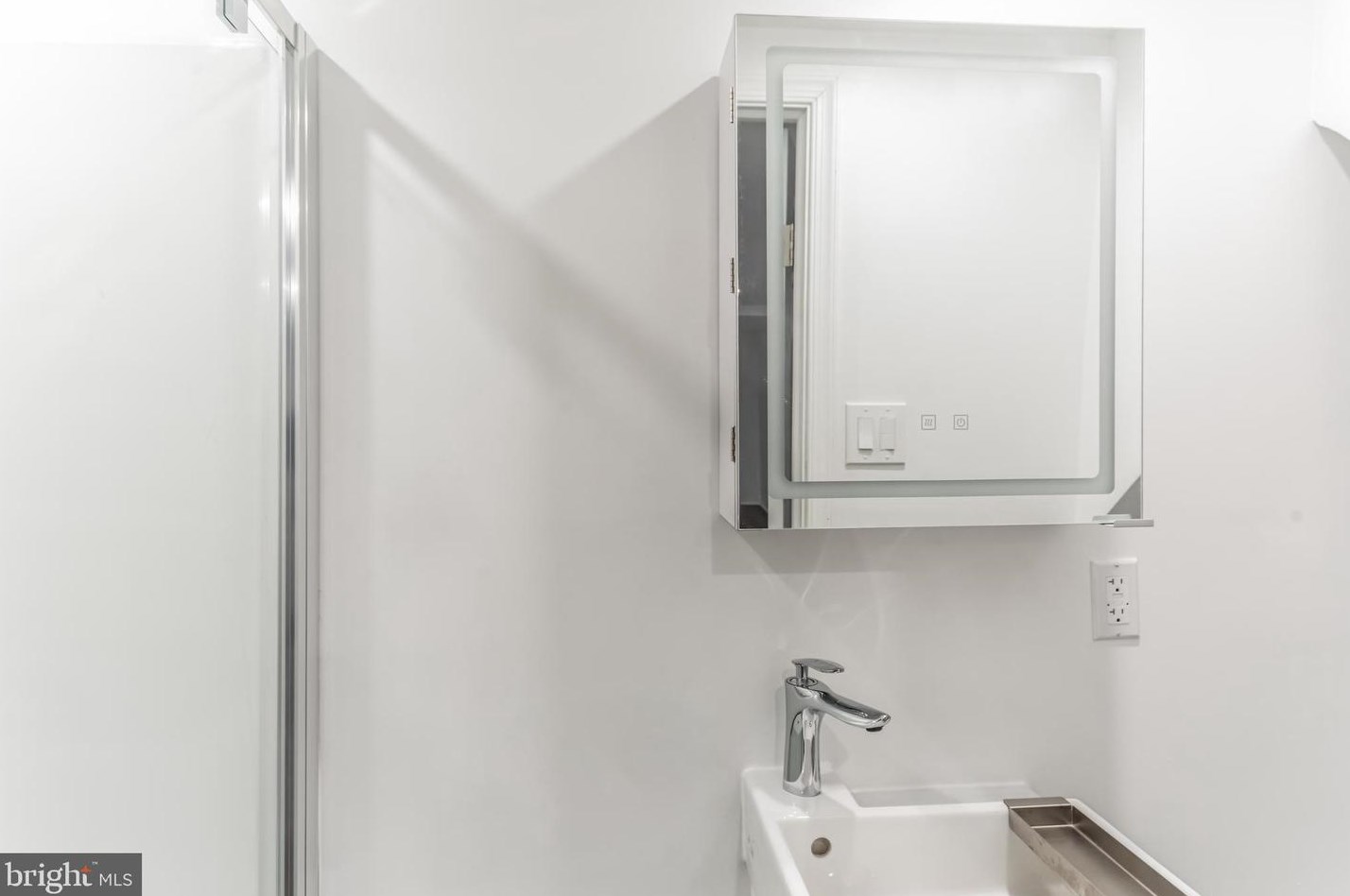 180 Sparks St, Philadelphia PA 19120-1420 exterior