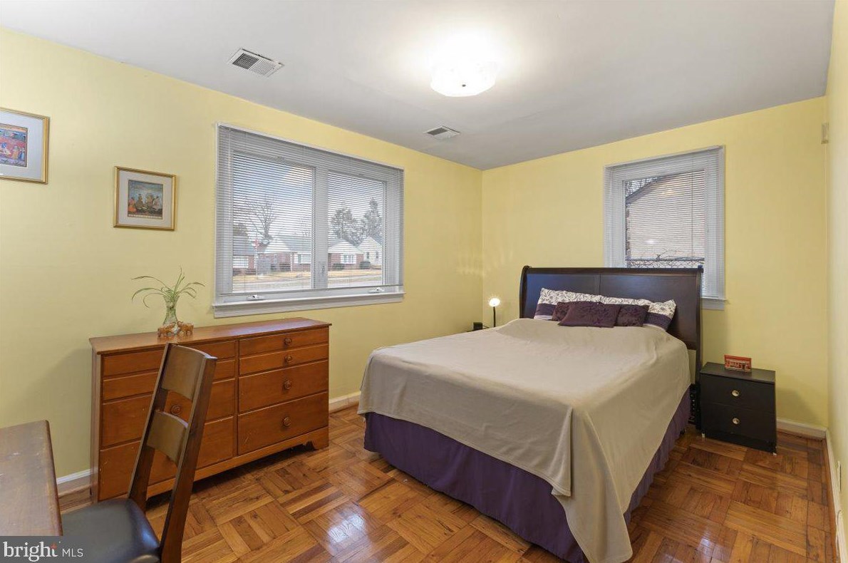 660 Rennard St, Philadelphia PA  19116-2823 exterior