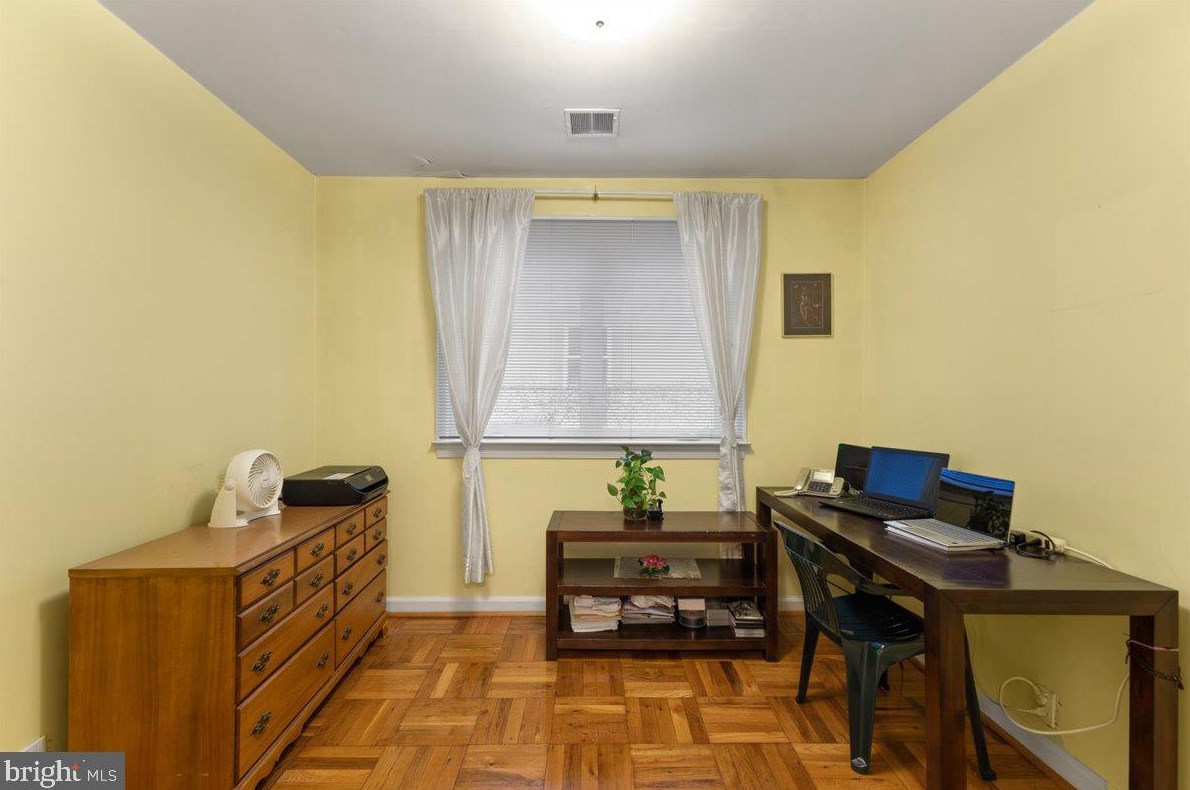 660 Rennard St, Philadelphia PA  19116-2823 exterior