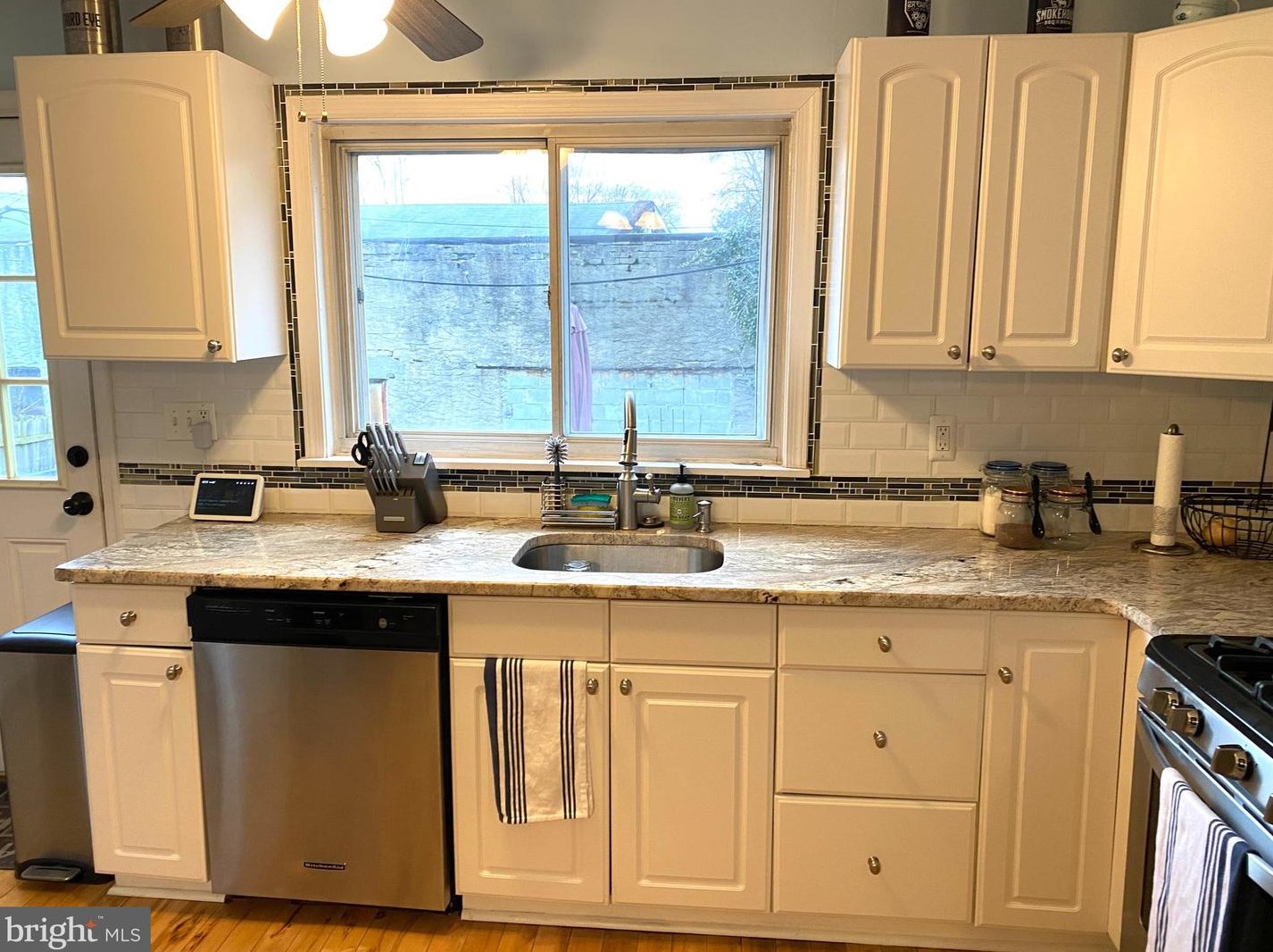 4412 Mitchell St, Philadelphia, PA 19128