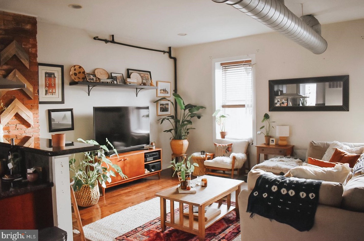 704 N 5th Street N #300, Philadelphia, PA 19123