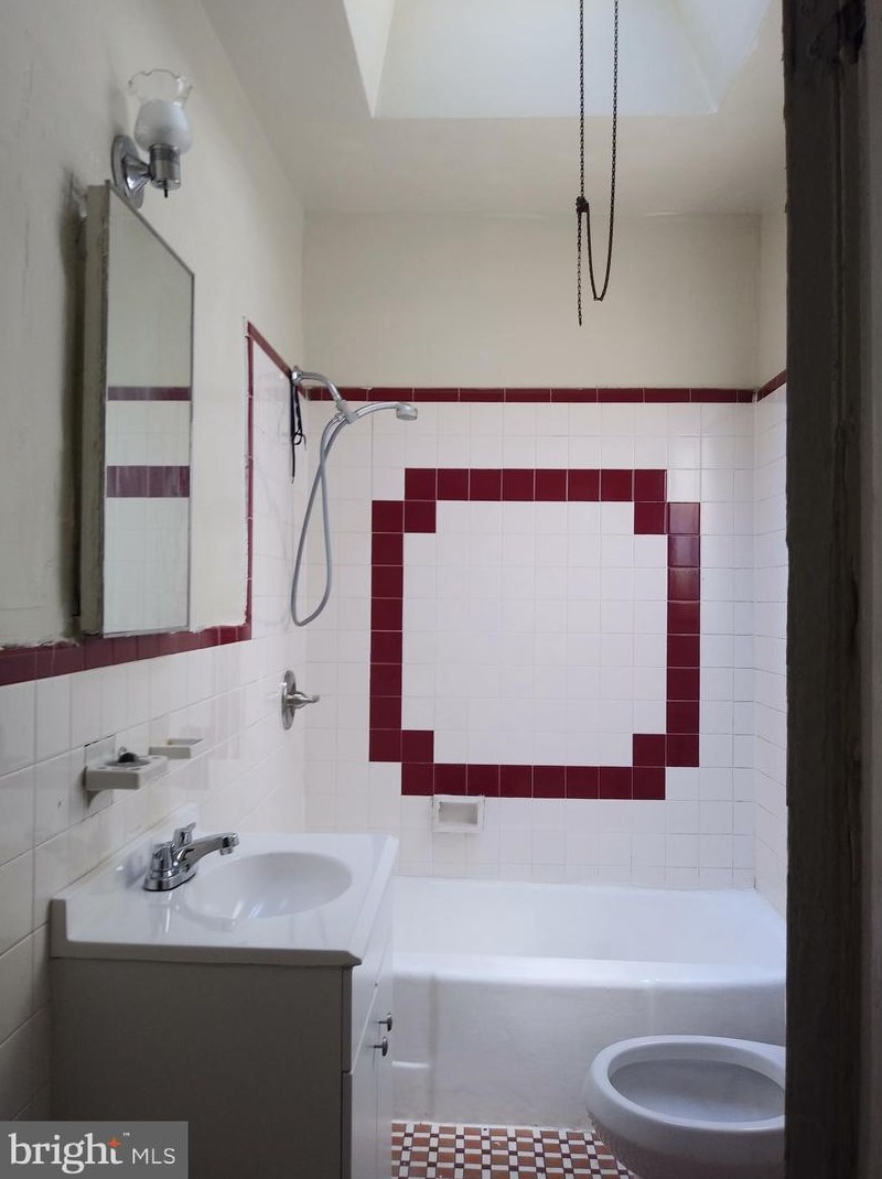 6338 Kingsessing Ave, Philadelphia PA  19142-2020 exterior