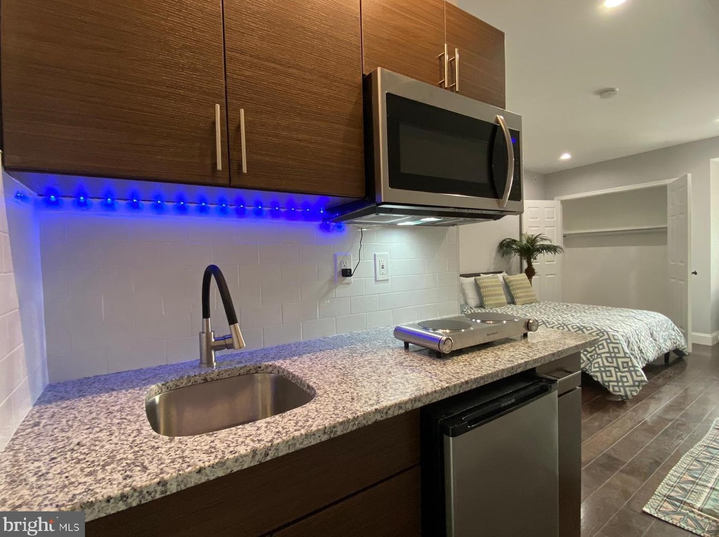 530 Preston St, Philadelphia PA 19104-1563 exterior