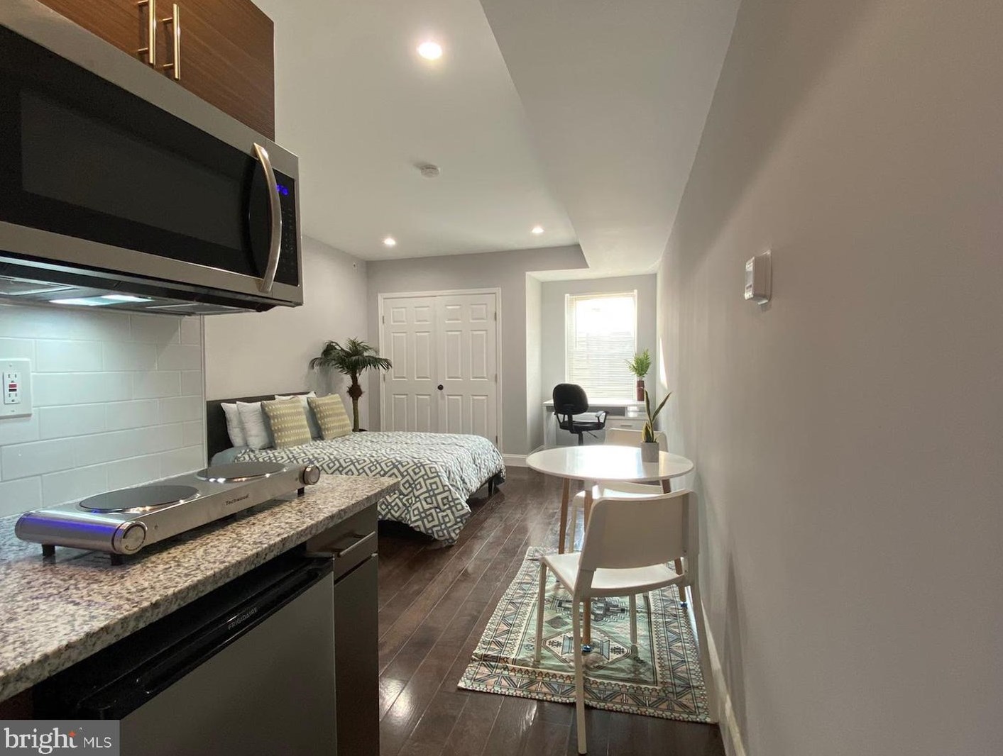 530 Preston St, Philadelphia PA 19104-1563 exterior