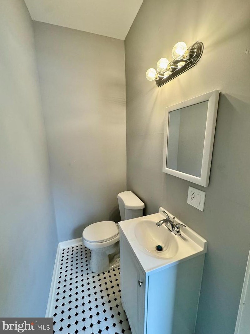 906 Dauphin St, Philadelphia PA  19133-1523 exterior