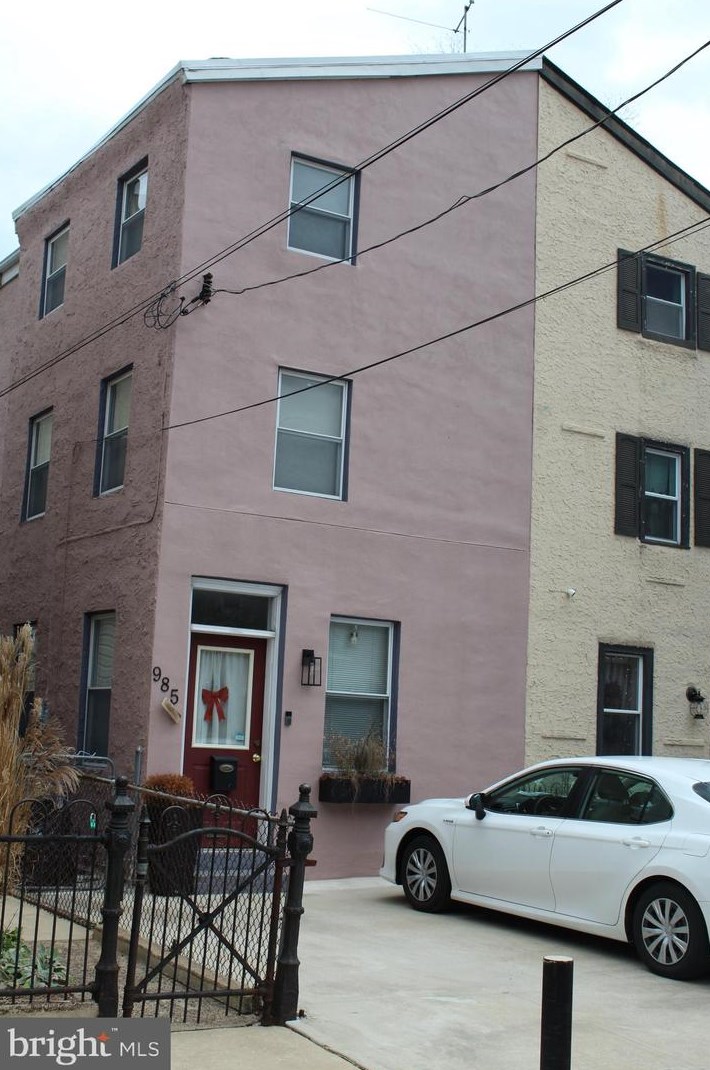 985 Randolph St, Philadelphia PA  19123-1407 exterior