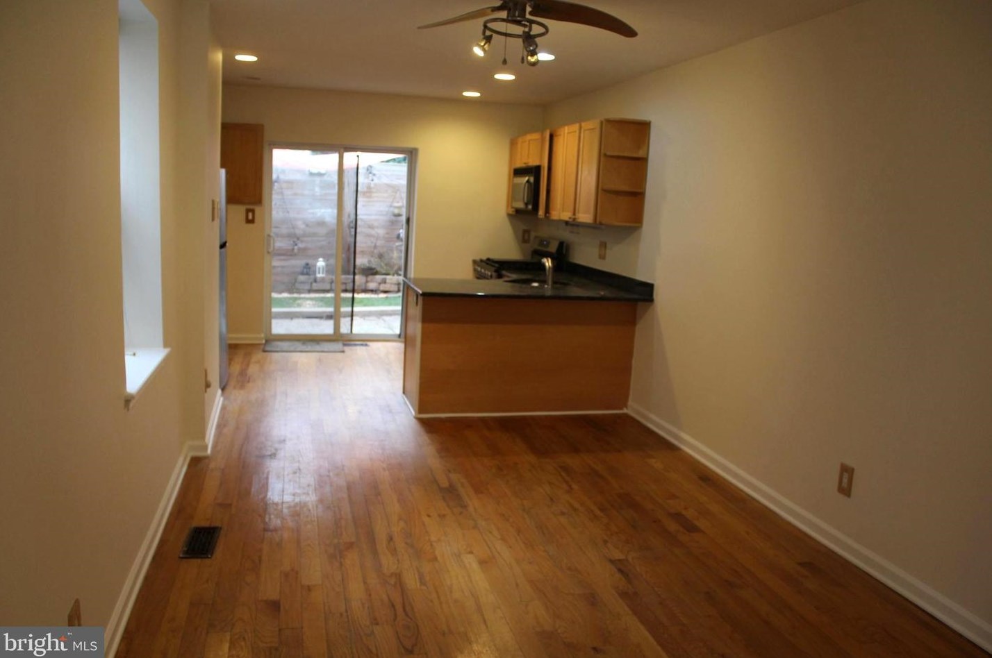985 Randolph St, Philadelphia PA  19123-1407 exterior