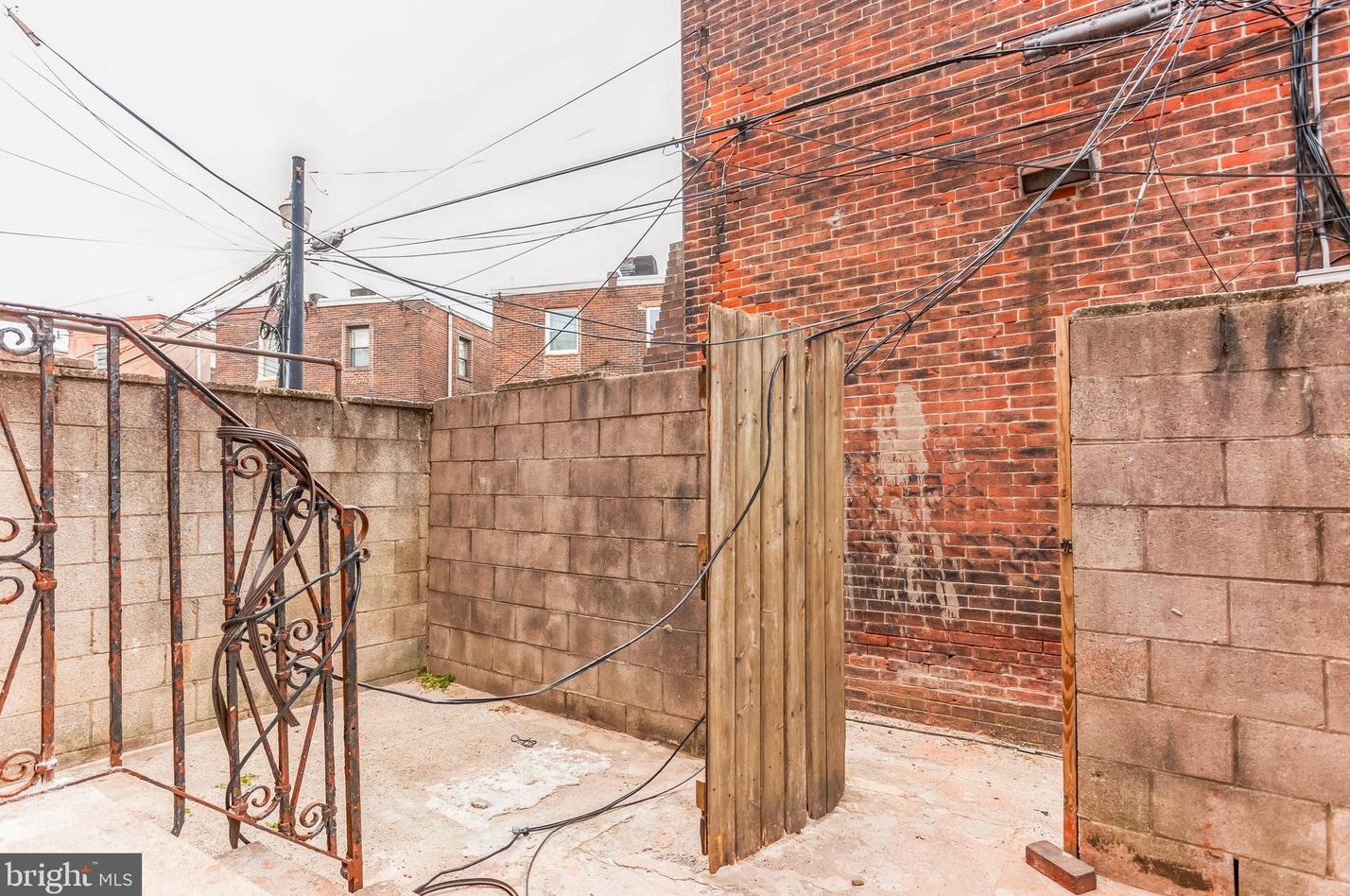 1724 Snyder Ave, Philadelphia PA 19148-2314 exterior