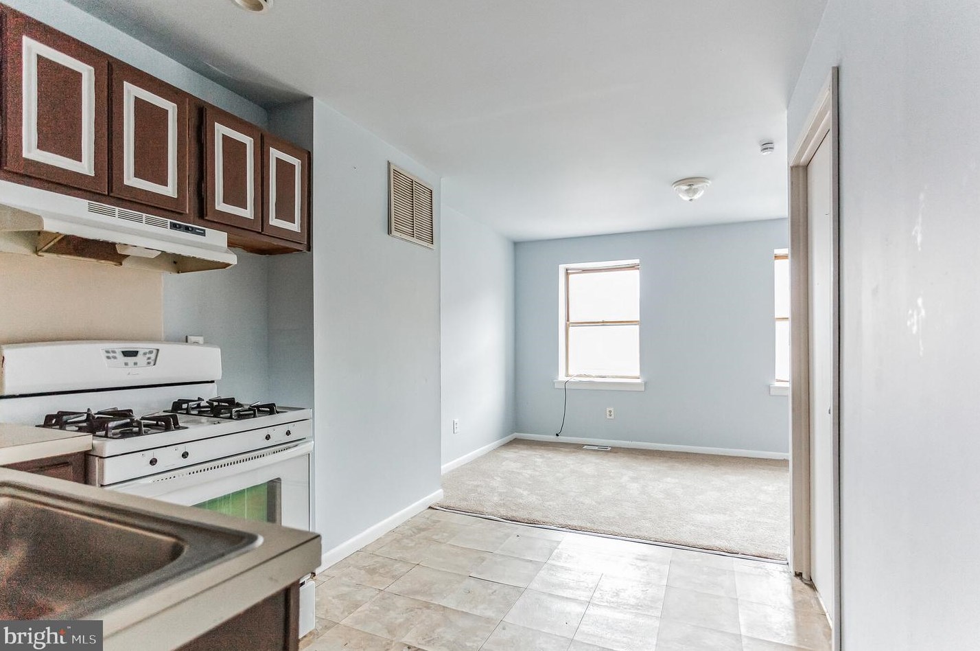 1724 Snyder Ave, Philadelphia PA 19148-2314 exterior