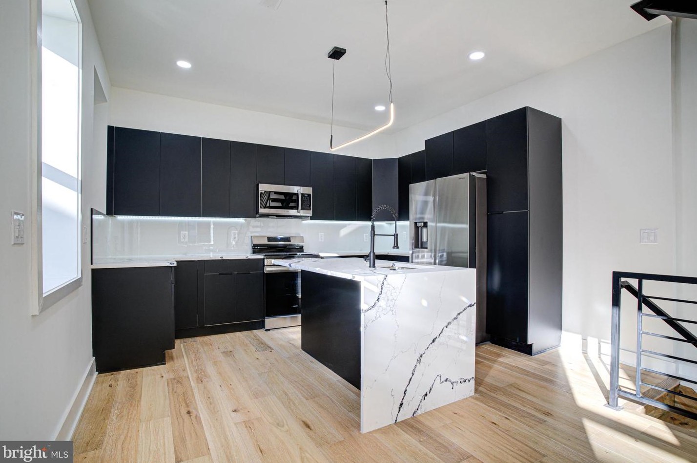 1815 Moore St, Philadelphia PA  19145-2144 exterior