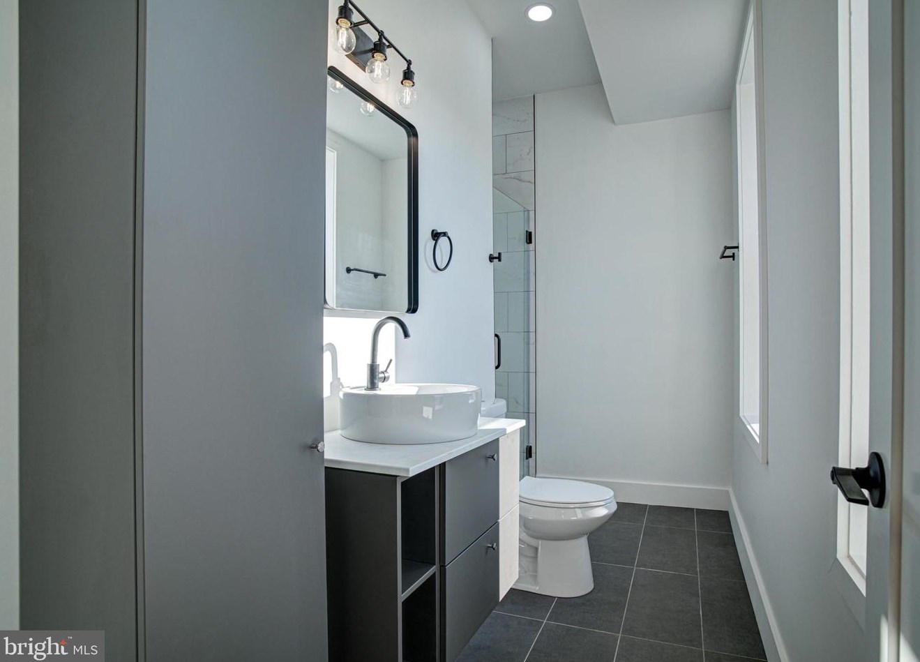 1815 Moore St, Philadelphia PA  19145-2144 exterior