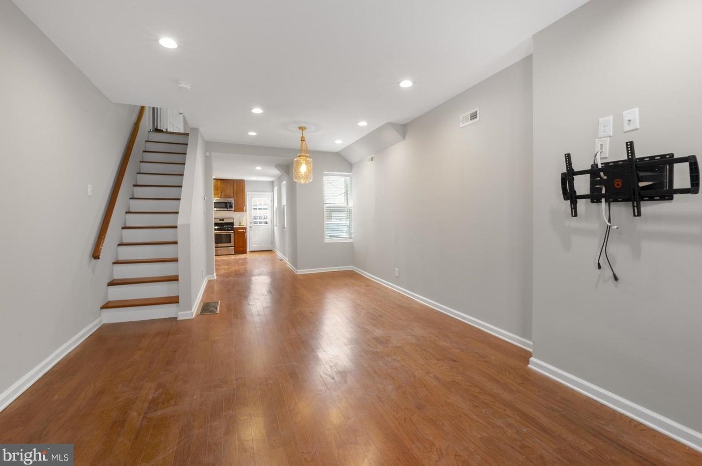 849 N Bambrey St, Philadelphia, PA 19130