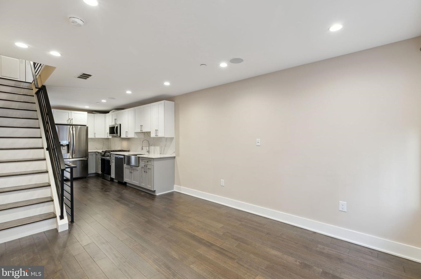 1449 Orkney St, Philadelphia PA  19122-3725 exterior
