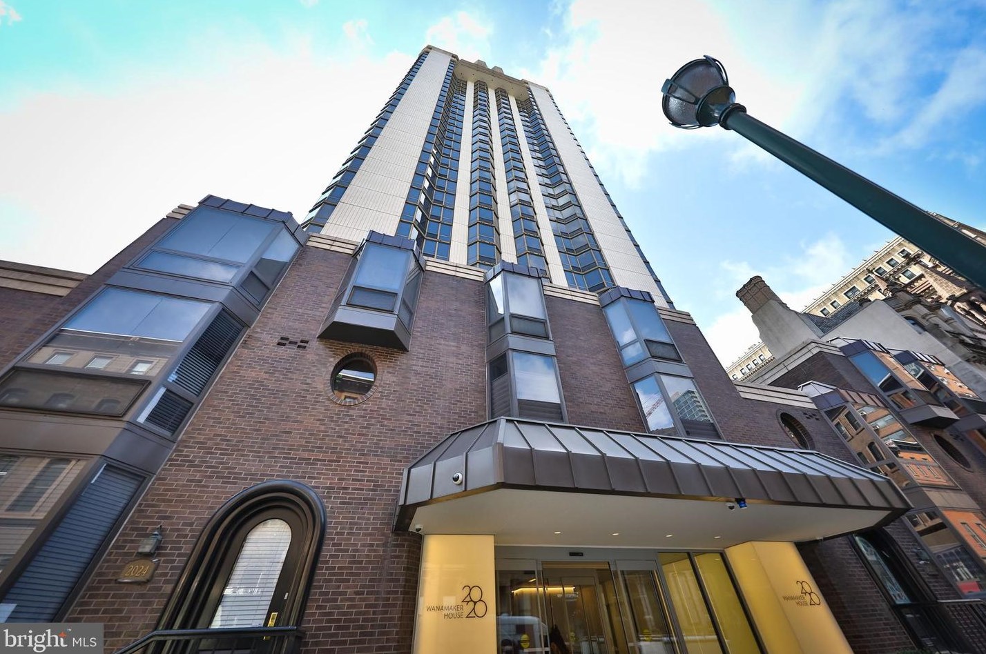 2018 Walnut St, Philadelphia PA  19103-5608 exterior