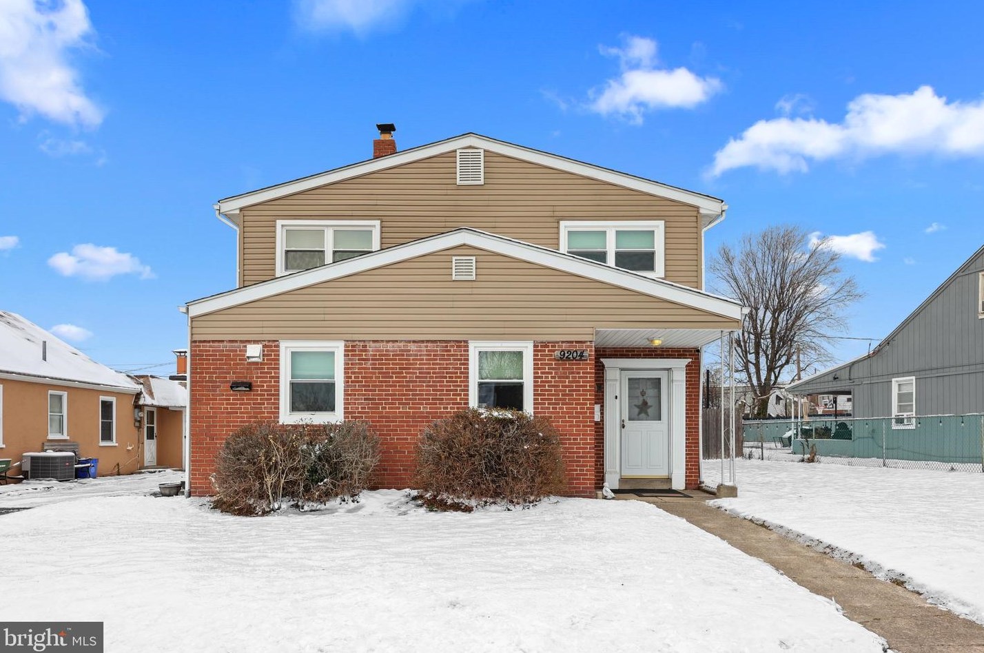 9204 Pilgrim Ln, Philadelphia, PA 19114-3811