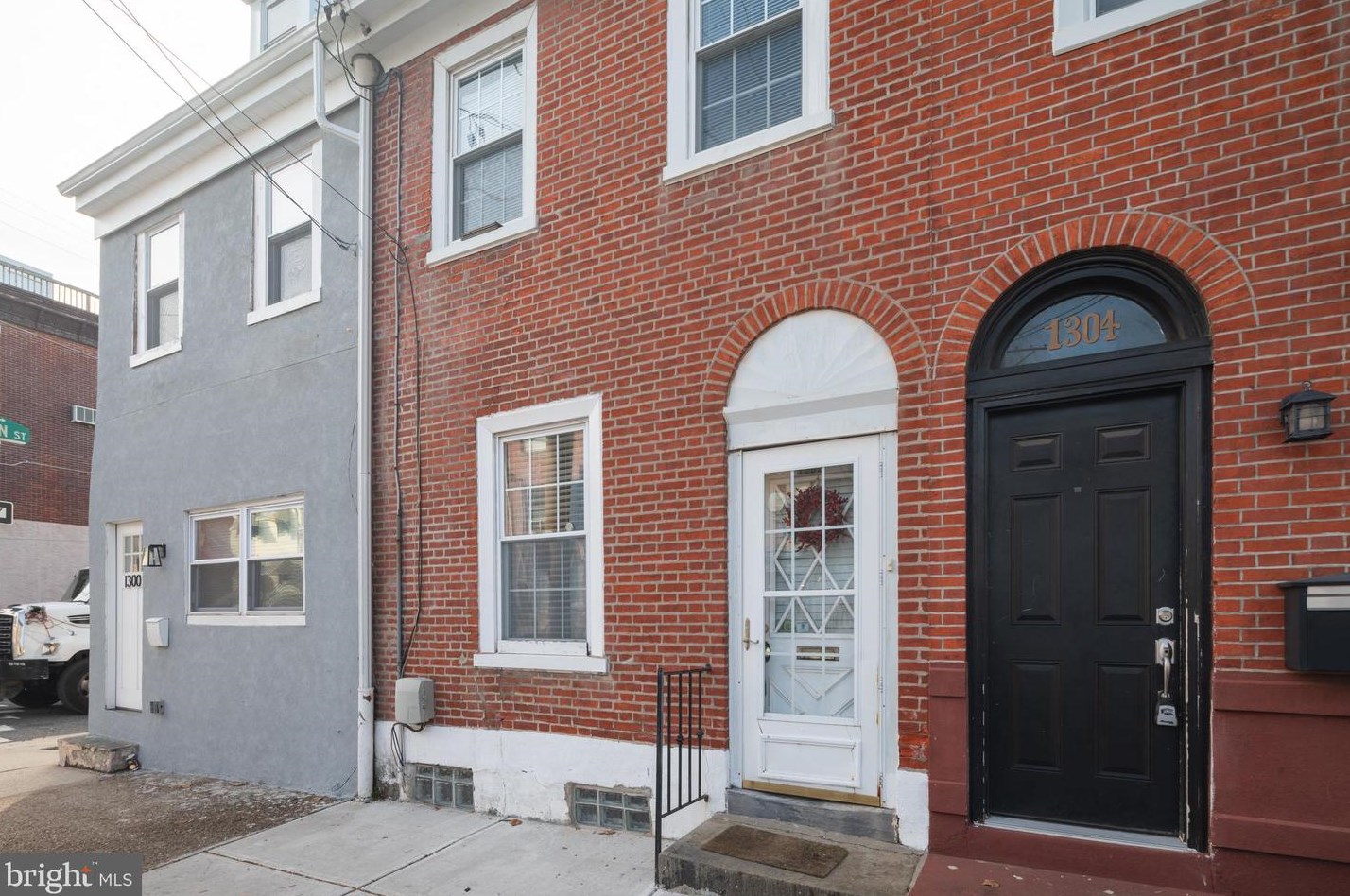 1302 Marlborough St, Philadelphia, PA 19125-3215