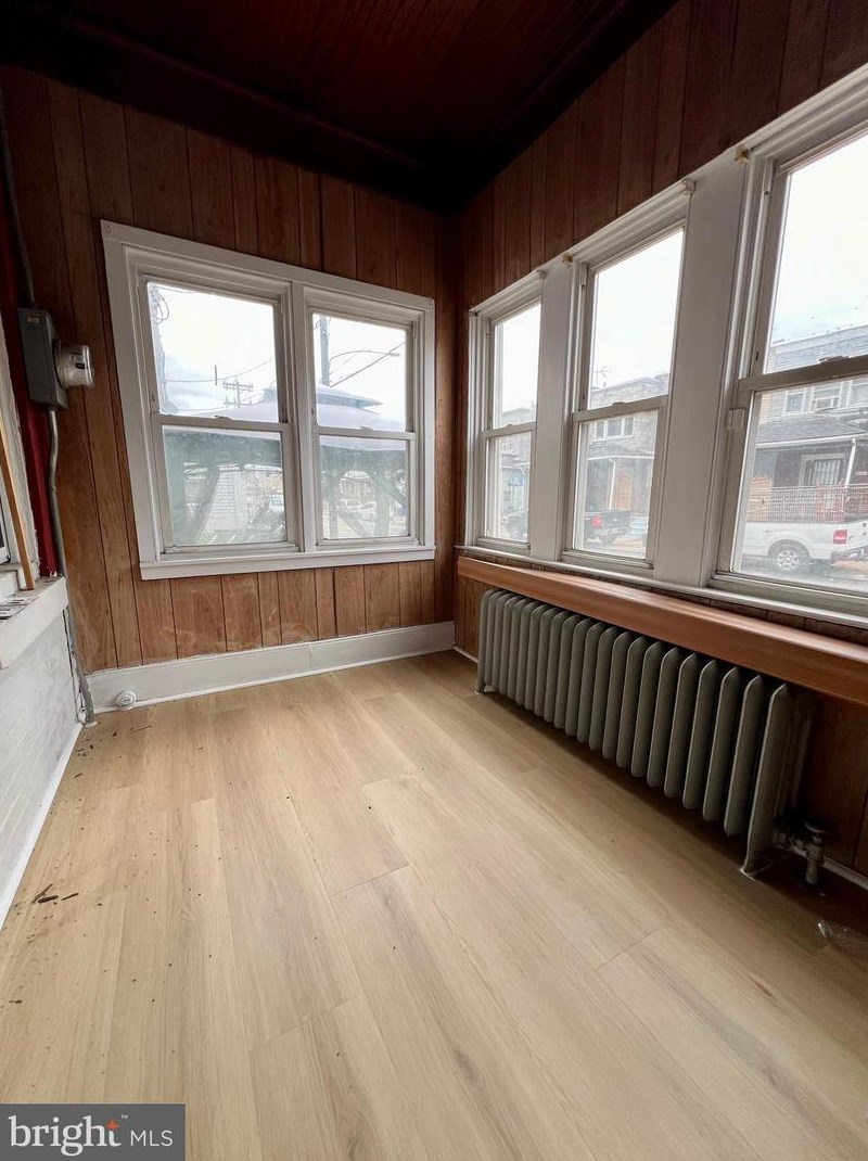 2121 Bridge St, Philadelphia PA  19124-2025 exterior