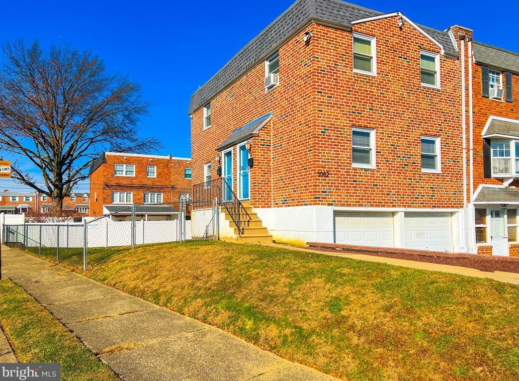 3082 Secane Dr, Philadelphia PA  19154-1334 exterior