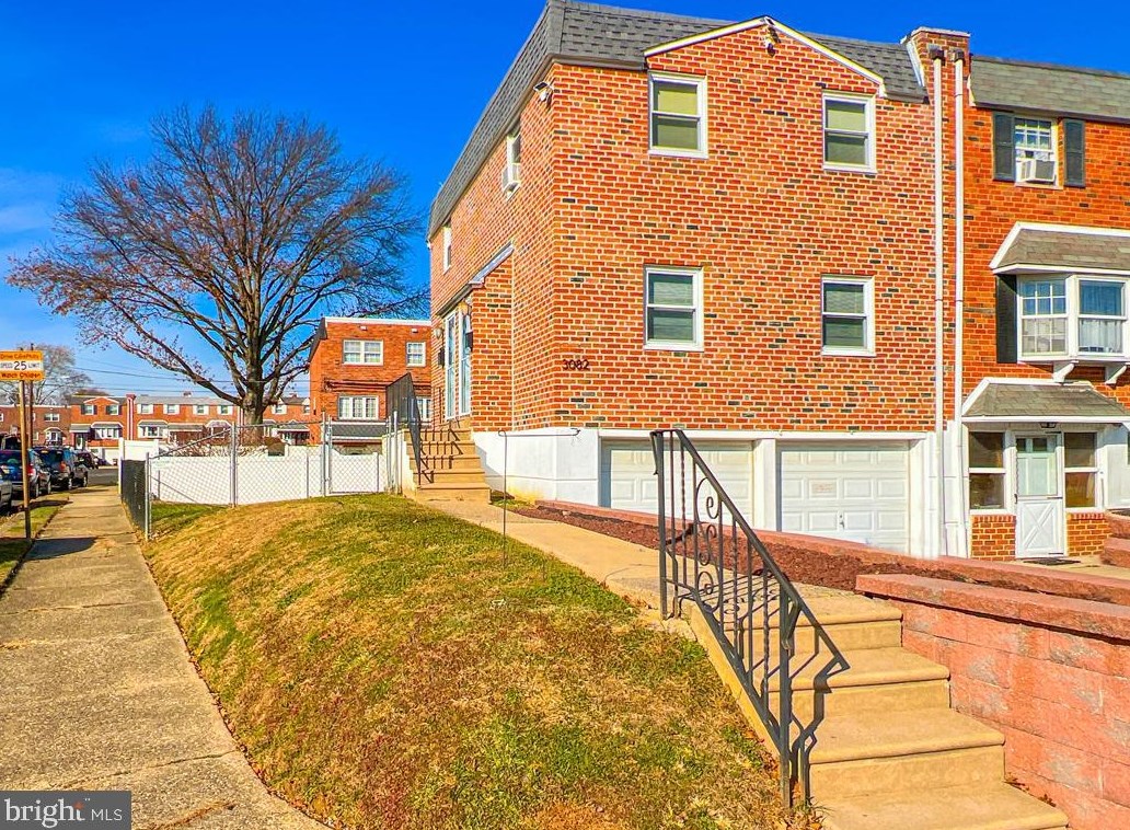 3082 Secane Dr, Philadelphia, PA 19154