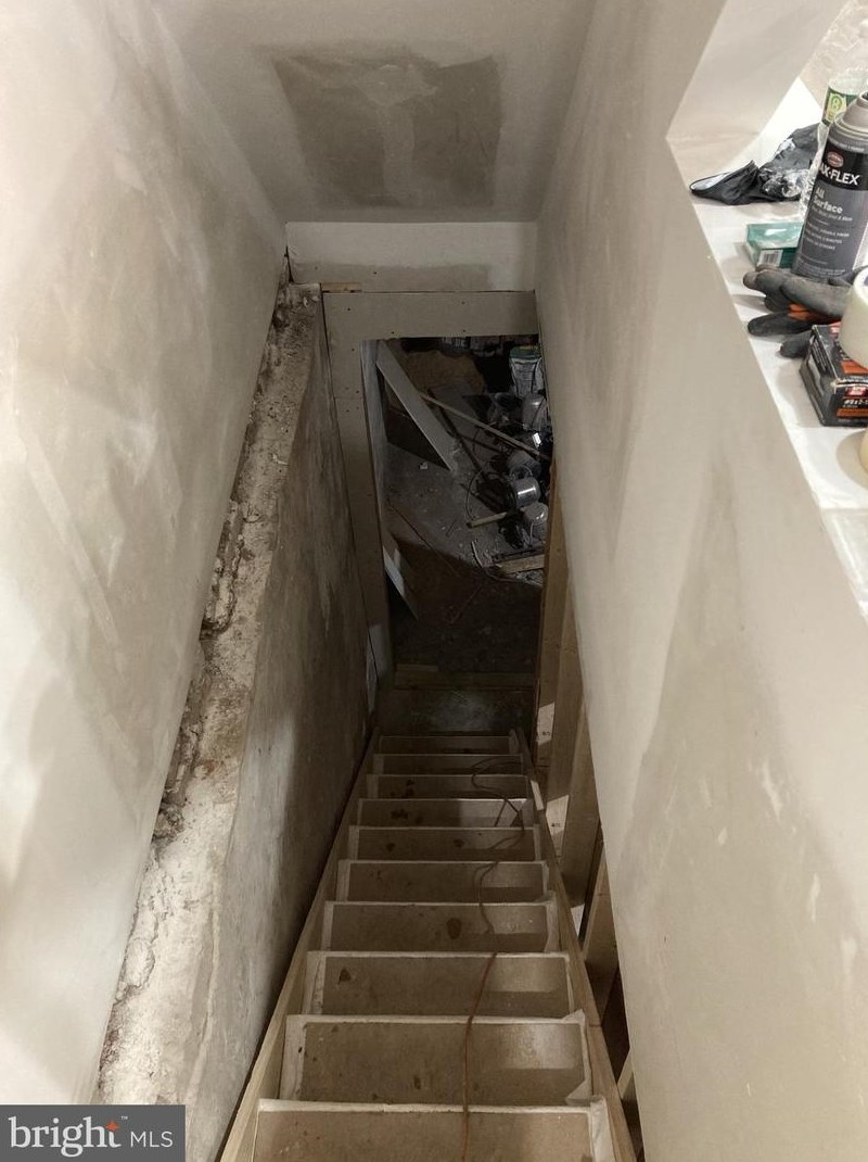 6104 Glenmore Ave, Philadelphia PA  19142-3206 exterior