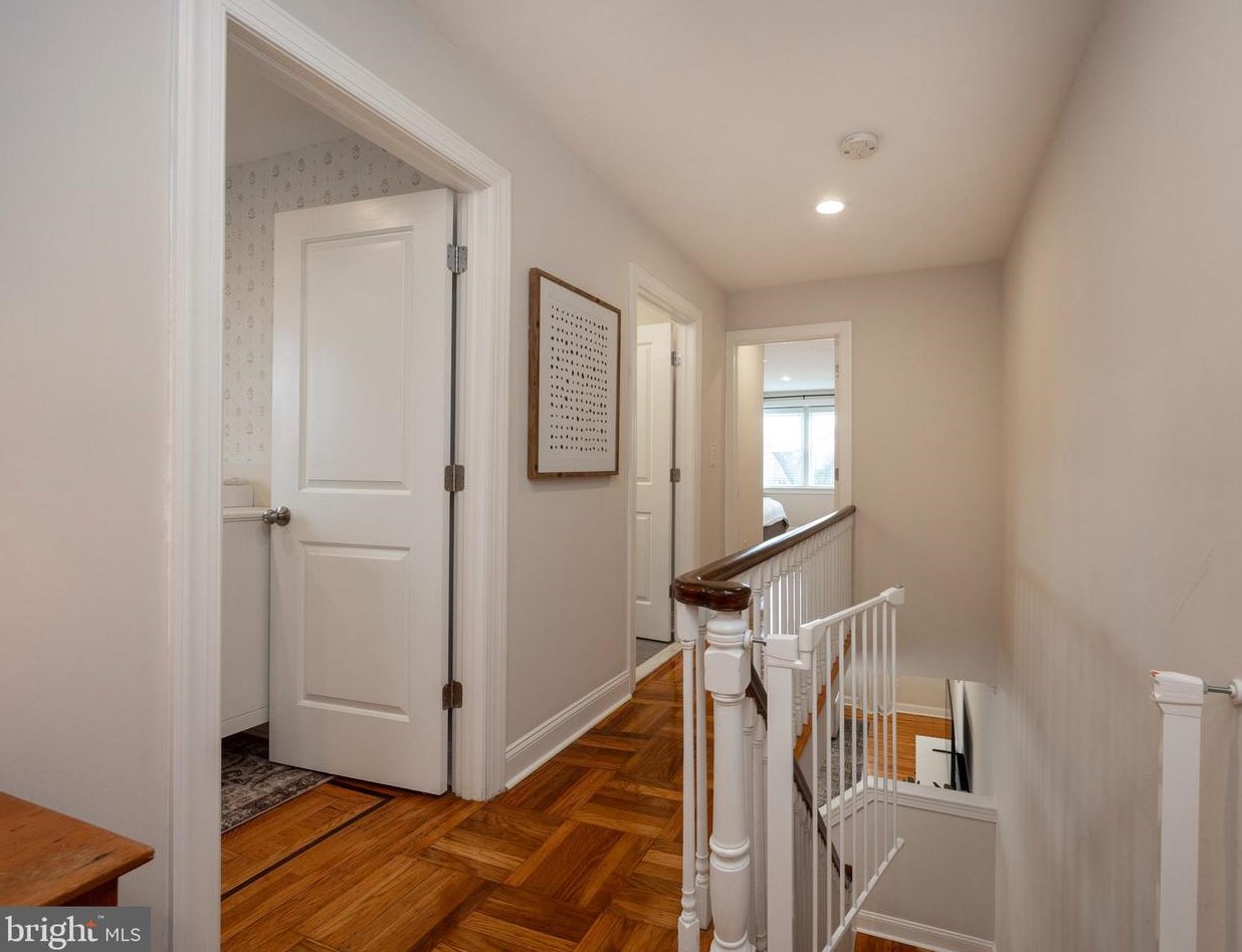 1207 Barringer St, Philadelphia PA  19119-3942 exterior