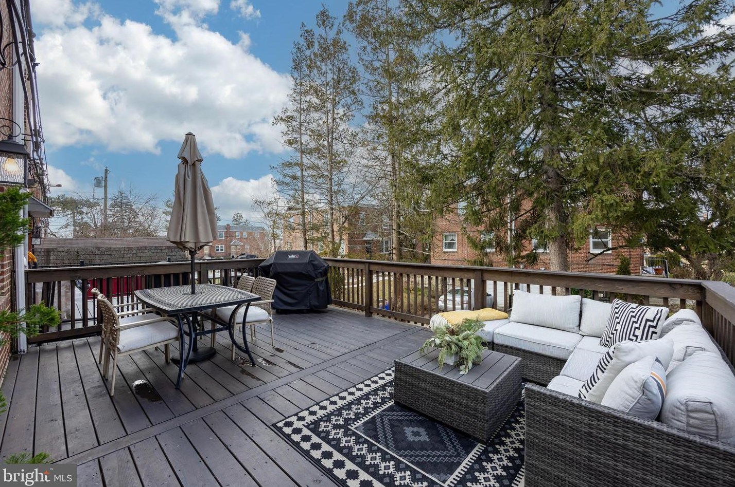 1207 Barringer St, Philadelphia PA  19119-3942 exterior