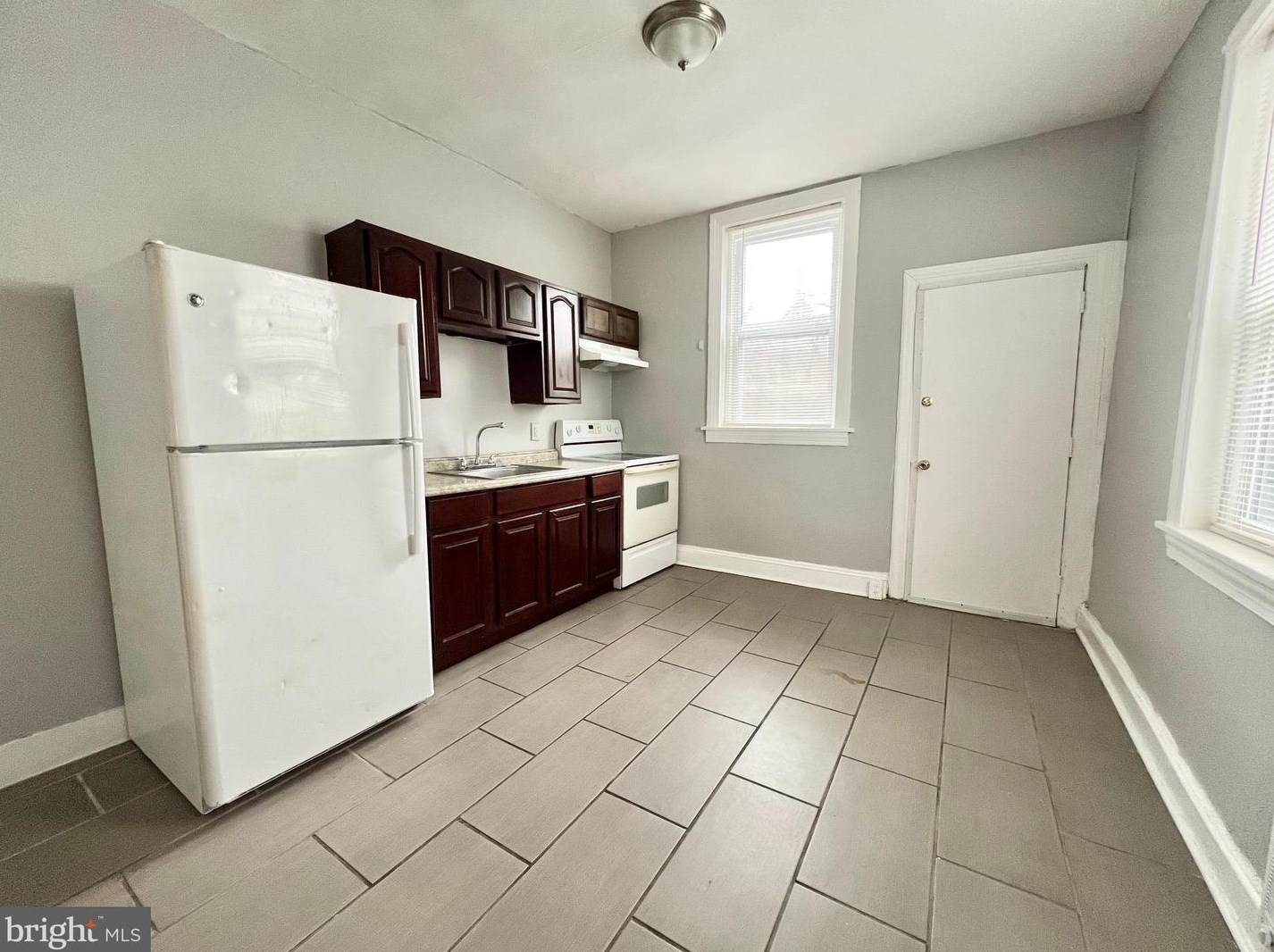 2024 Wilmot St, Philadelphia PA  19124-3408 exterior