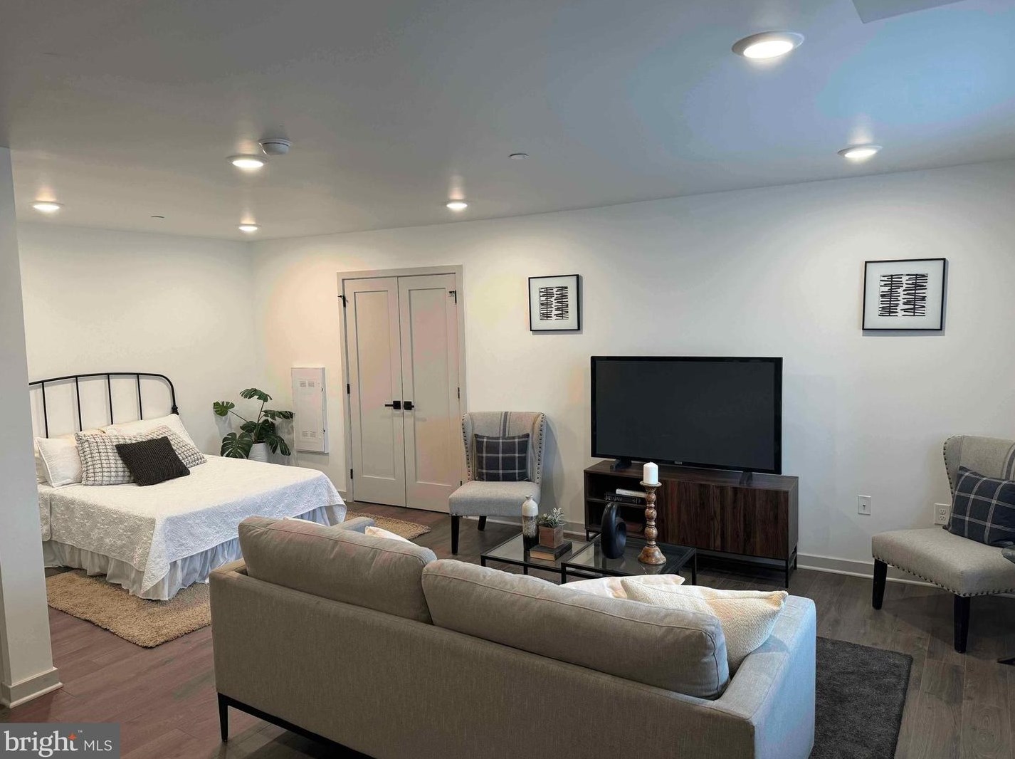 6808 Ridge Ave #212, Philadelphia, PA 19128