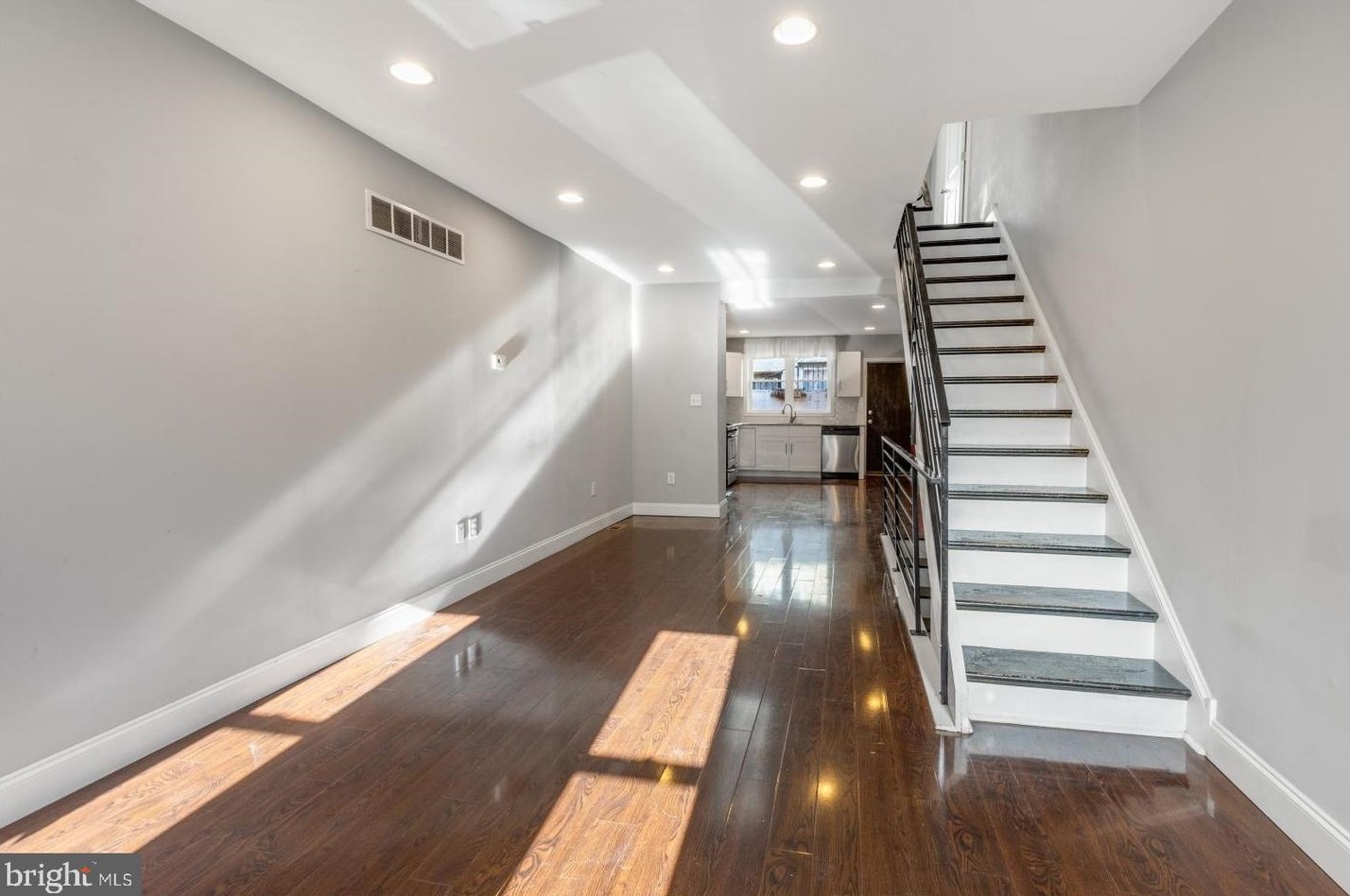 625 Fernon St, Philadelphia, PA 19148