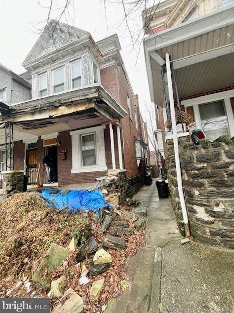 124 Wyneva St, Philadelphia, PA 19144-3632