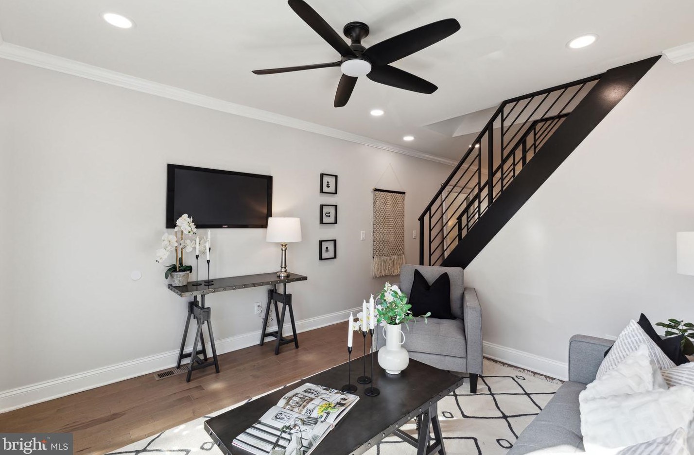 2244 Taggert St, Philadelphia, PA 19125-2918
