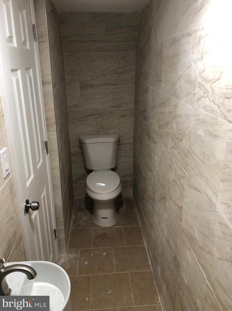 10925 Modena Dr, Philadelphia PA  19154-3917 exterior