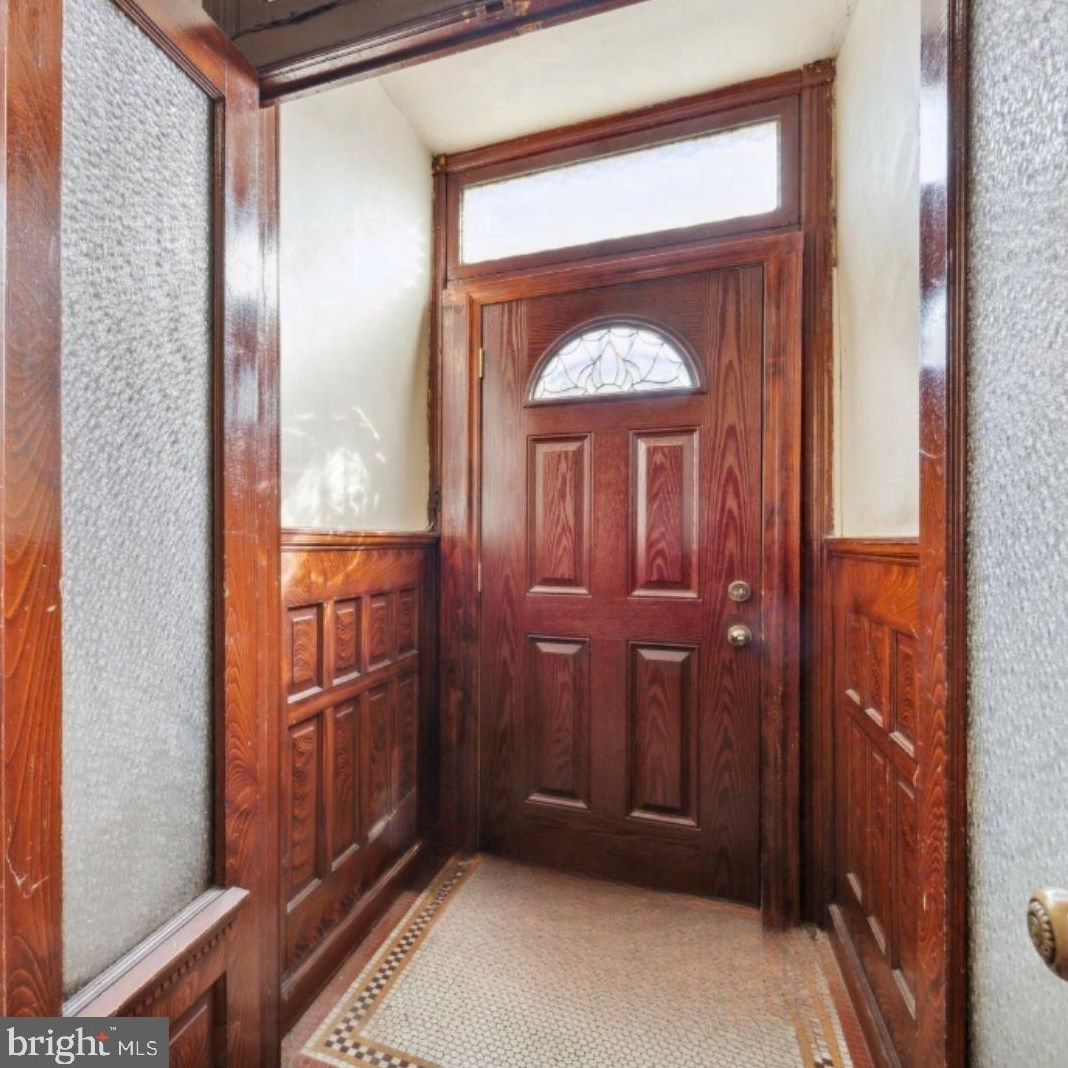 2032 22nd St, Philadelphia, PA 19121-1407