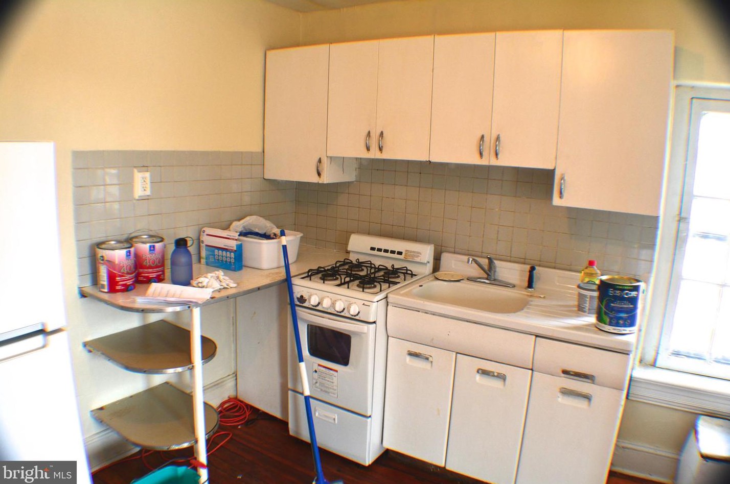 180 W Manheim St # 3, Philadelphia, PA