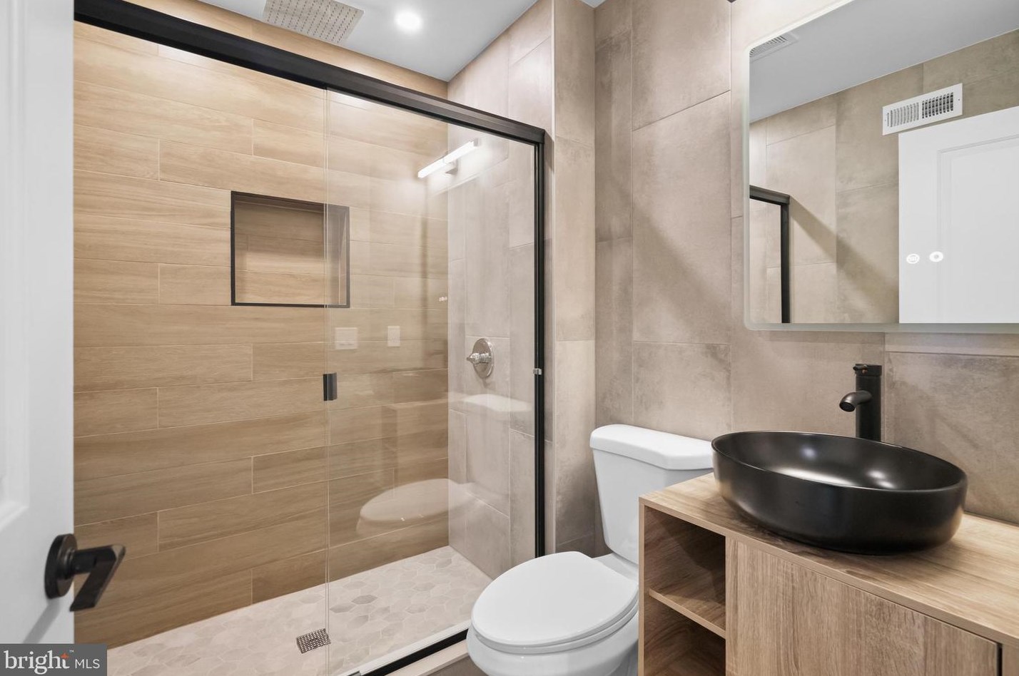 128 Mifflin St, Philadelphia PA 19148-1612 exterior